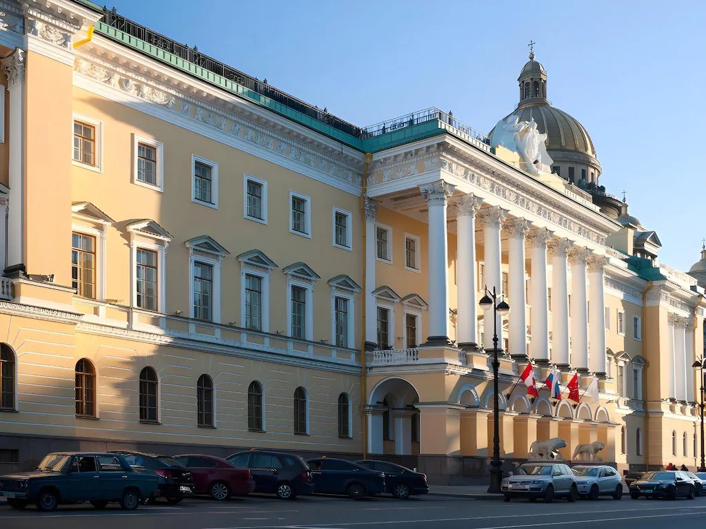 فندق فور سيزونز ليون بالاس